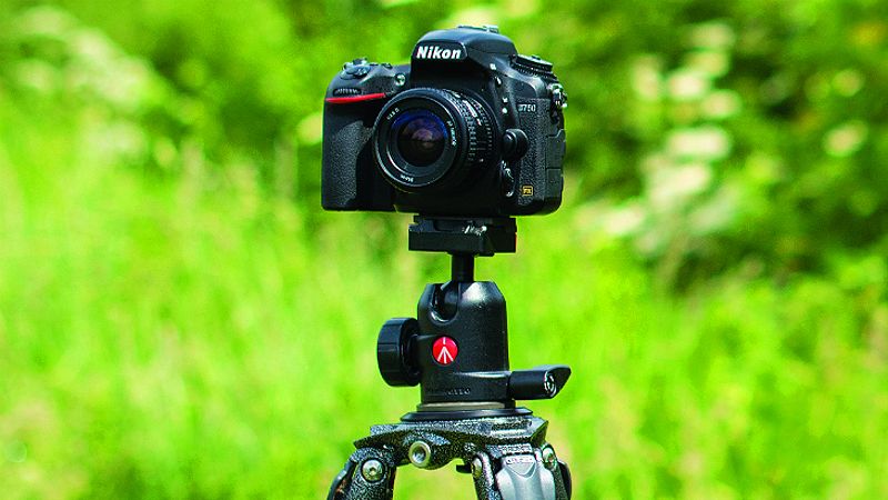 Tripod cho sự ổn định cao trong mỗi bức ảnh chụp